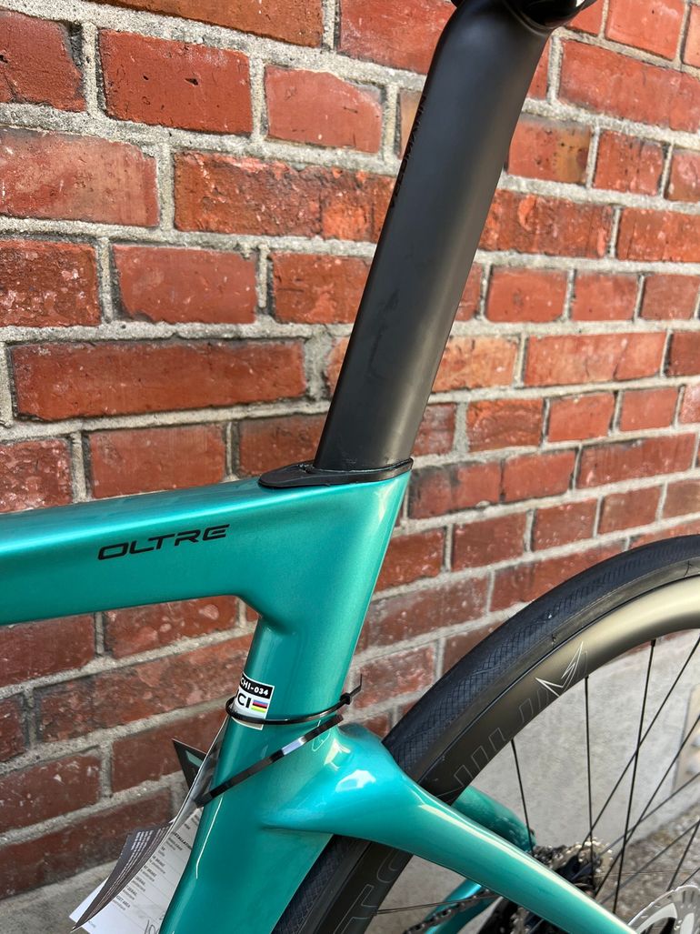 Used Bianchi Oltre Shimano Ultegra Di2 2026 Road & Gravel — image 16 of 17