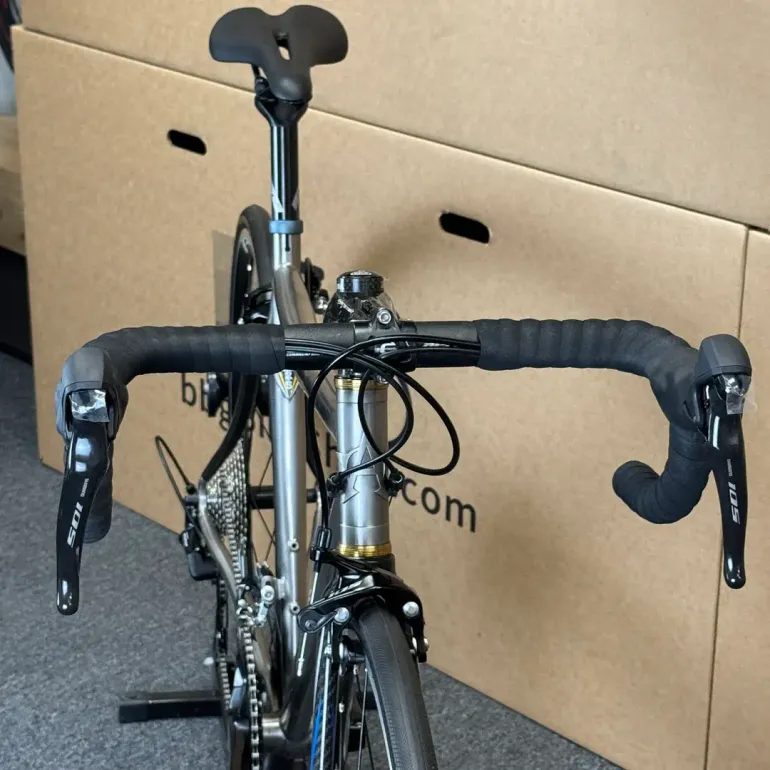 Used Airborne Airborne Titanium Road Bike - 11-speed Shimano 105 (52cm) 2003 Road & Gravel, Light Gray — image 4 of 8