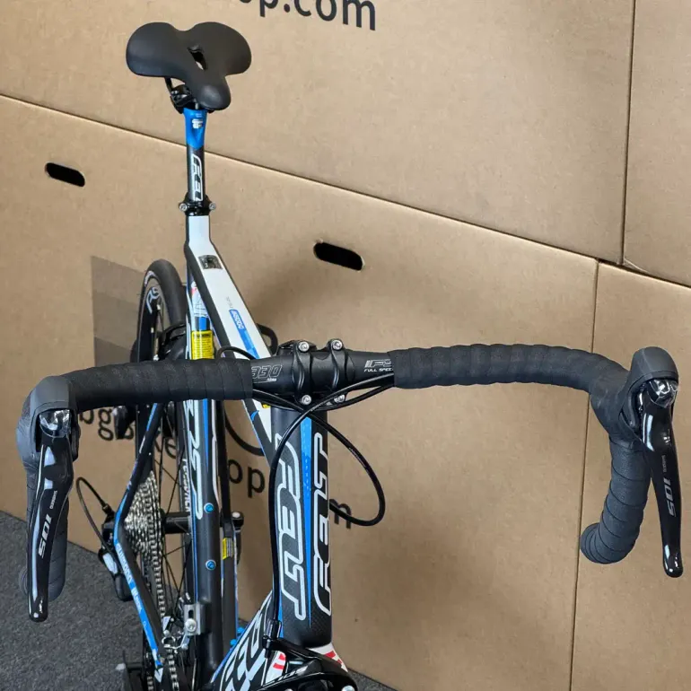 Used Felt Felt AR1 Team Issue - 11-speed Shimano 105, Carbon Road Bike-2010 (61cm) 2010 Road & Gravel, Black — image 4 of 9