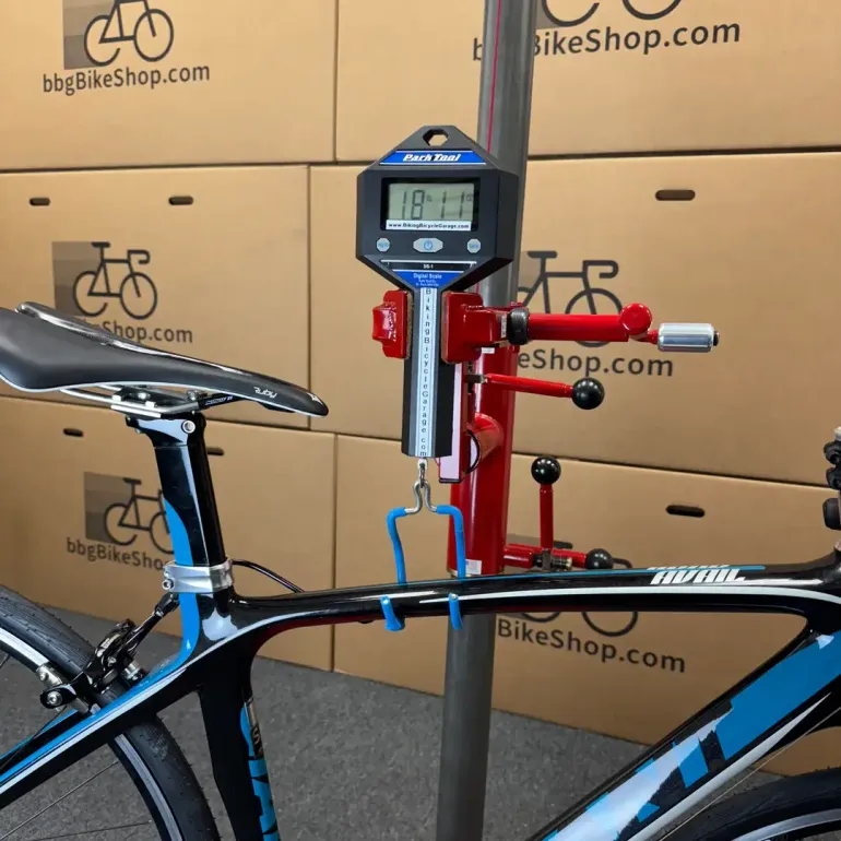 Used Giant Giant Avail Composite 2, Women's Carbon Fiber Road Bike-2012 (52cm) 2012 Road & Gravel, Black — image 8 of 8