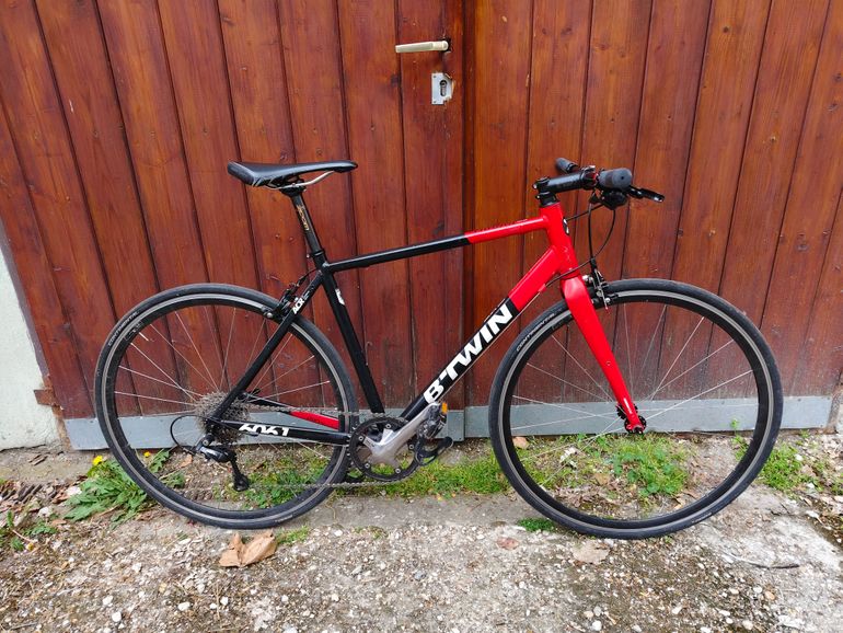 Used TRIBAN 520 Shimano Sora 2016 Road & Gravel, Red — image 1 of 9