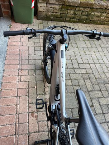 Used Giant Reign E+ 3 2024 2024 Mountainbike, Light Gray, 29 — image 7 of 11