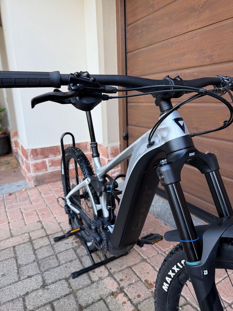 Used Giant Reign E+ 3 2024 2024 Mountainbike, Light Gray, 29 — image 6 of 11