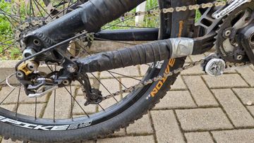 Used Yt tues Custom Shimano Saint 2014 Mountainbike, White — image 3 of 13
