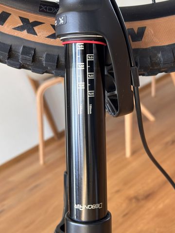 Gebrauchtes Commencal META TR V4 2025 Mountainbike, Hellgrau — Bild 19 von 21