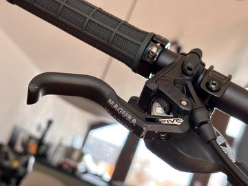Gebrauchtes Commencal META TR V4 2025 Mountainbike, Hellgrau — Bild 9 von 21