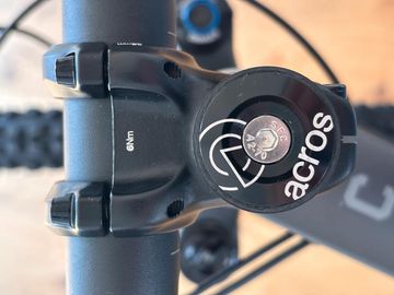 Gebrauchtes Commencal META TR V4 2025 Mountainbike, Hellgrau — Bild 13 von 21