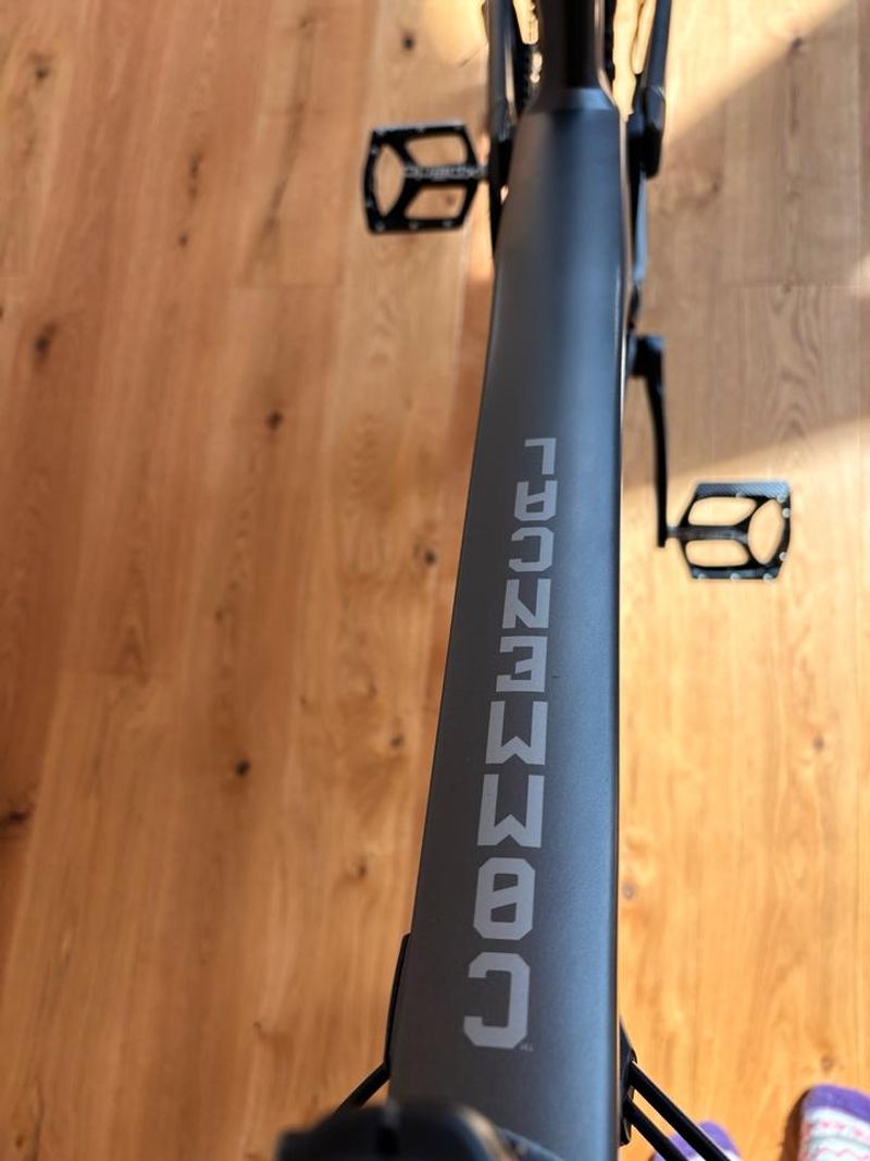Gebrauchtes Commencal META TR V4 2025 Mountainbike, Hellgrau — Bild 5 von 21