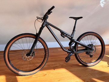 Gebrauchtes Commencal META TR V4 2025 Mountainbike, Hellgrau — Bild 7 von 21