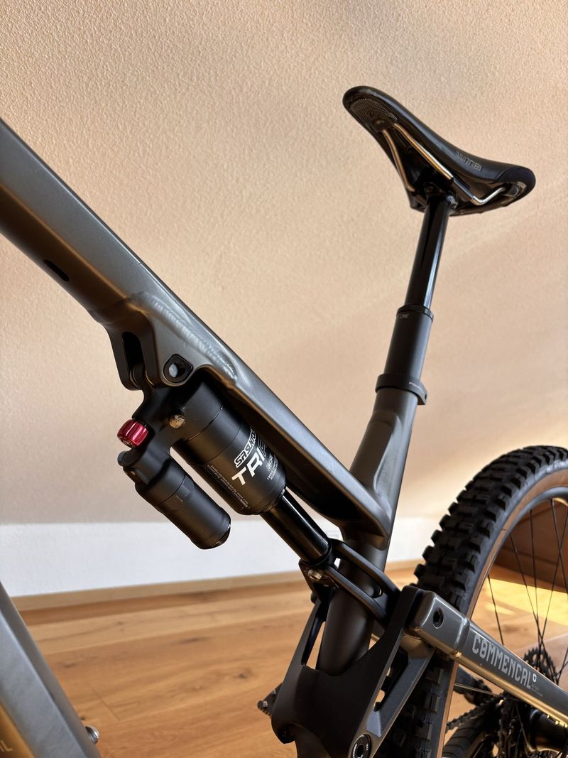 Gebrauchtes Commencal META TR V4 2025 Mountainbike, Hellgrau — Bild 14 von 21