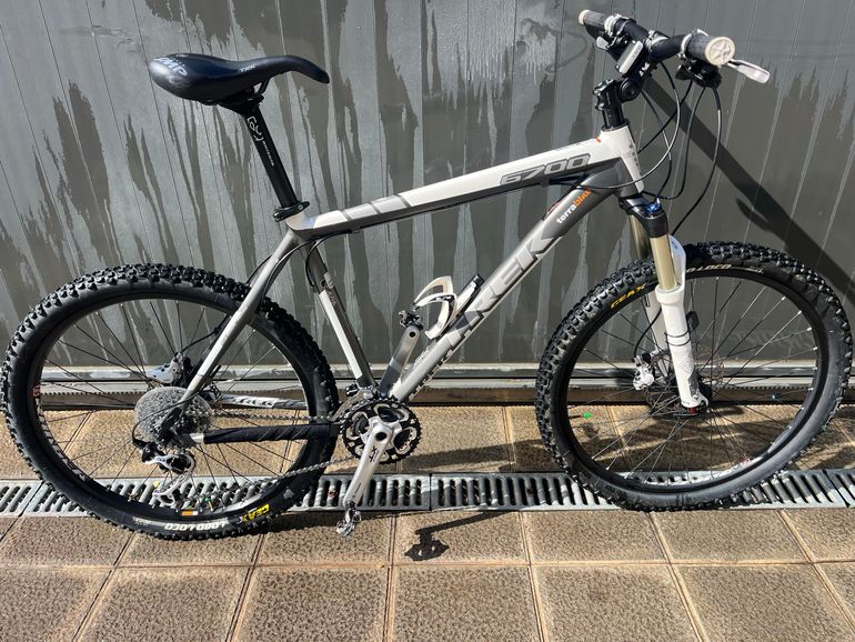 Used Trek 6700 2011 2011 Mountainbike, White, 26 — image 1 of 18