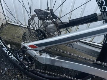 Used Radon Swoop SRAM X01 Eagle 2016 Mountainbike, Light Gray, 27.5 (650B) — image 4 of 28