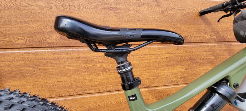 Used Rocky Mountain Element C30 Shimano 2023 2023 Mountainbike, Green, 27.5, 29 — image 3 of 8