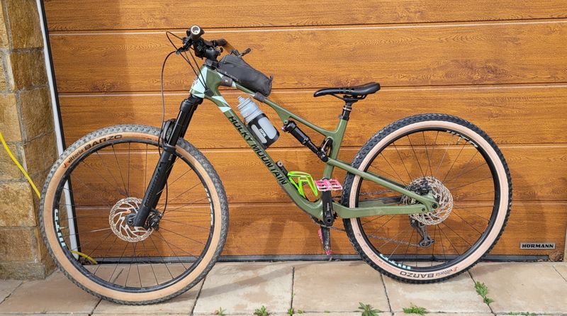 Used Rocky Mountain Element C30 Shimano 2023 2023 Mountainbike, Green, 27.5, 29 — image 1 of 8