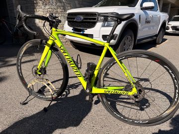 Specialized Tarmac Expert Disc 2017 2017 Road & Gravel usato, Verde — immagine 1 di 10