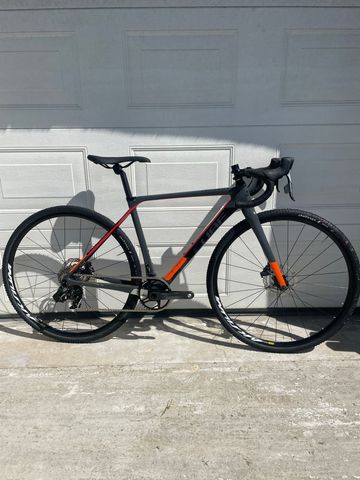 Używany CUBE CROSS RACE C:62 SLT 2021 2021 Road & Gravel