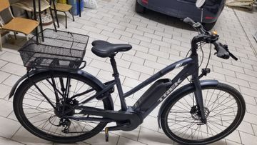 Used Trek Custom Shimano Alivio 2018 Urban, Light Gray — image 2 of 14