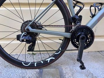 Used BMC Roadmachine 01 ONE 2020 2020 Road & Gravel, Green — image 2 of 10