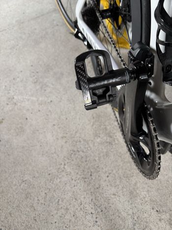 Used Canyon Aeroad CFR MVDP 2023 2023 Road & Gravel, White — image 8 of 9