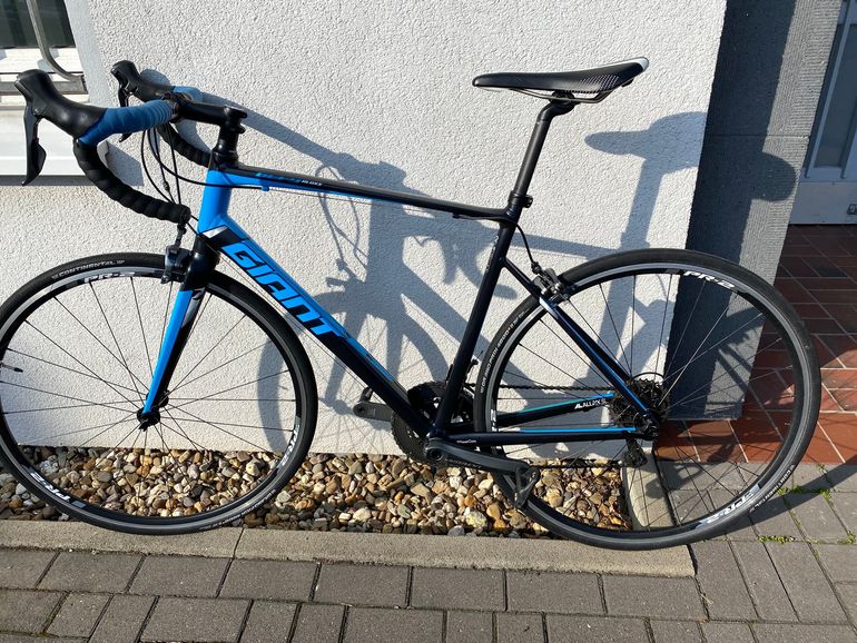 Used Giant Defy Shimano Ultegra 2015 Road & Gravel, Nero — image 1 of 10