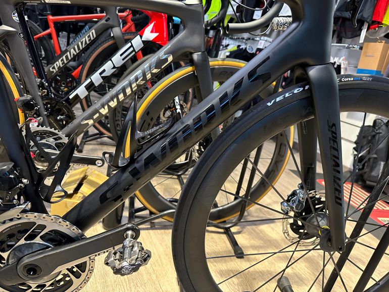 Used Specialized Tarmac SRAM Red eTap AXS 2022 Road & Gravel, Black — image 4 of 7