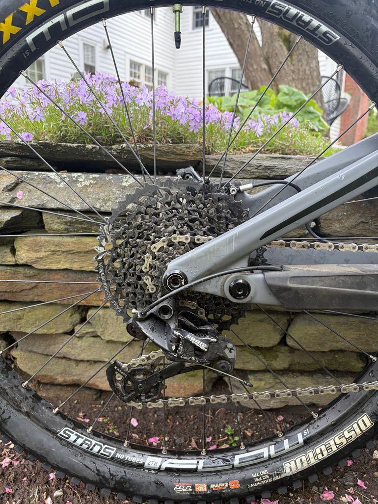 Used Transition Transition Patrol Carbon 2020 Mountainbike, Light Gray — image 3 of 8