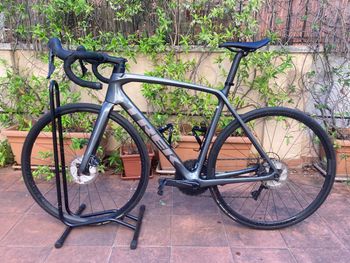 Used Trek Émonda SL 6 Disc 2022 2022 Road & Gravel — image 1 of 11