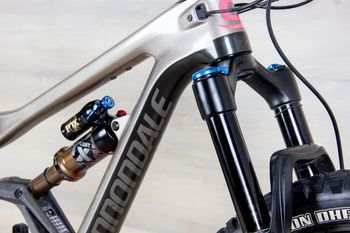 Used Cannondale Jekyll 2 2018 Mountainbike, Light Gray — image 10 of 19