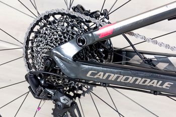 Used Cannondale Jekyll 2 2018 Mountainbike, Light Gray — image 8 of 19