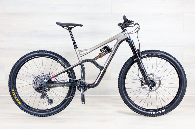 Used Cannondale Jekyll 2 2018 Mountainbike, Light Gray — image 1 of 19