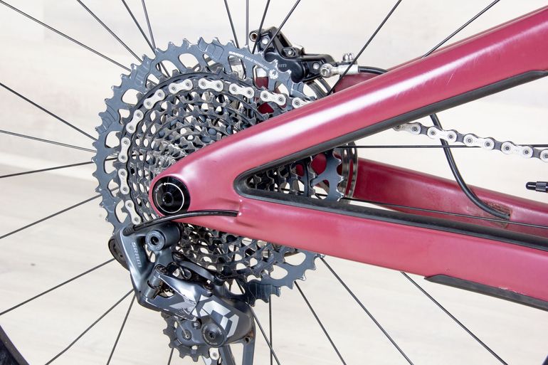 Used Yeti SB140 Turq Series 2021 Mountainbike, Red — image 8 of 21