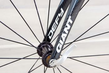 Used Giant Defy Advanced 2 2012 Road & Gravel, Light Gray — image 16 of 24