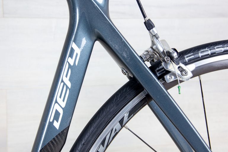 Used Giant Defy Advanced 2 2012 Road & Gravel, Light Gray — image 18 of 24