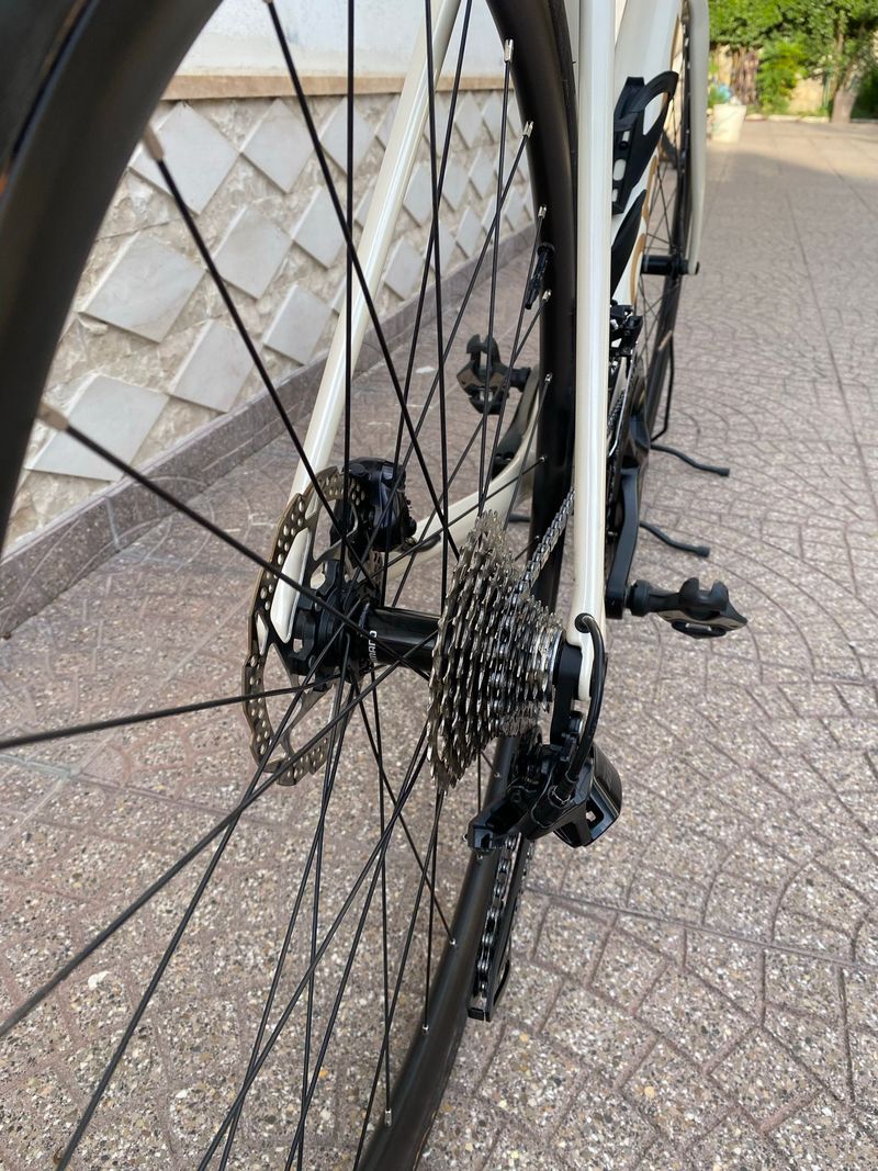 Used Orbea ORCA M30 2024 2024 Road & Gravel, White — image 4 of 5