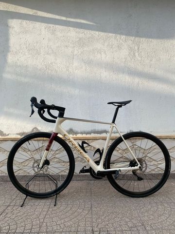 Used Orbea ORCA M30 2024 2024 Road & Gravel, White — image 2 of 5