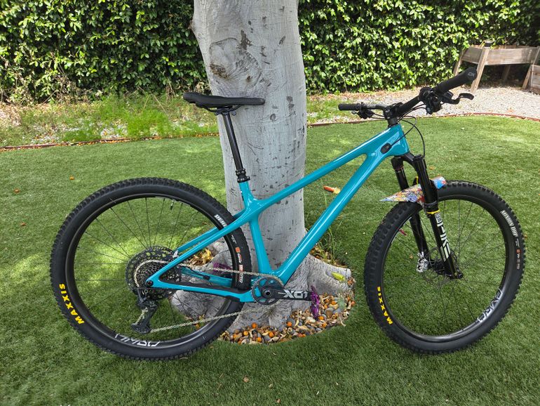 Used Yeti Arc - Custom Build 2022 Mountainbike, Blue — image 1 of 7