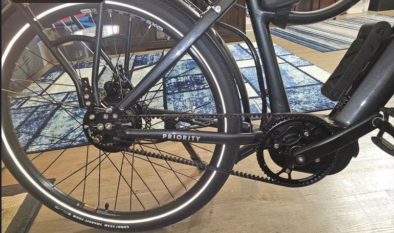 Used Priority CURRENT E-BIKE 2023 2023 Urban, Black — image 3 of 4