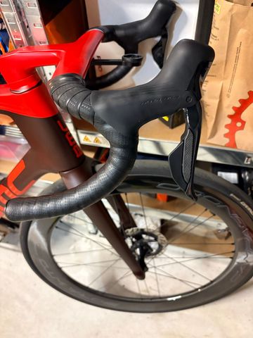 Used BMC Teammachine R Shimano Dura Ace Di2 2025 Road & Gravel, Red — image 3 of 8