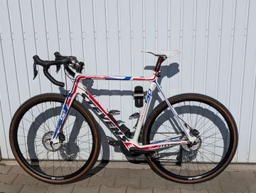 Used Stevens Super prestige Shimano Ultegra Di2 2013 Road & Gravel, White — image 2 of 8