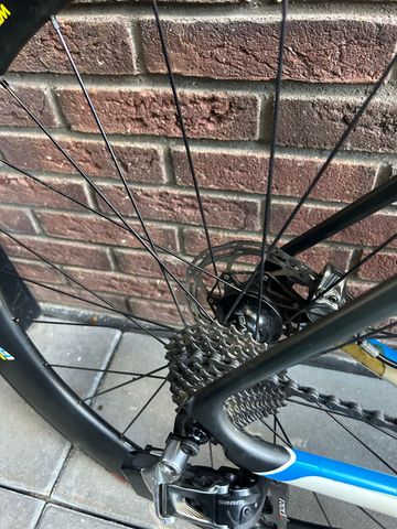 Used Specialized Tarmac SRAM Red eTap AXS 2015 Road & Gravel, White — image 6 of 8