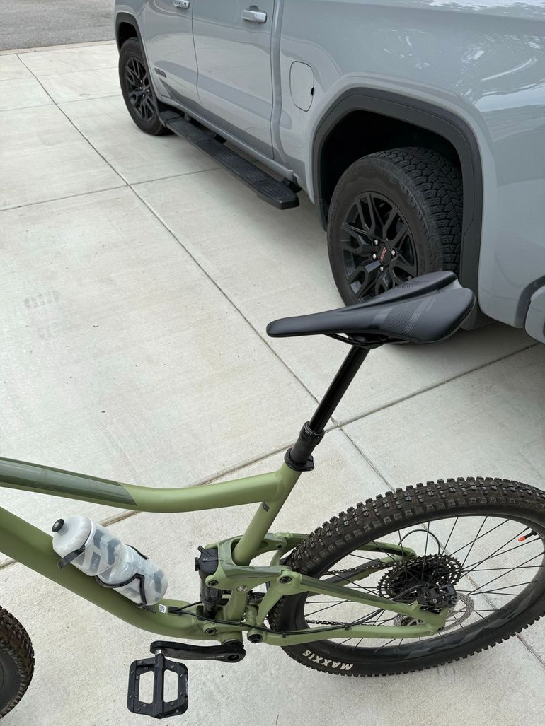 Used Giant Trance 3 2020 2020 Mountainbike, Green, 27.5 — image 2 of 4