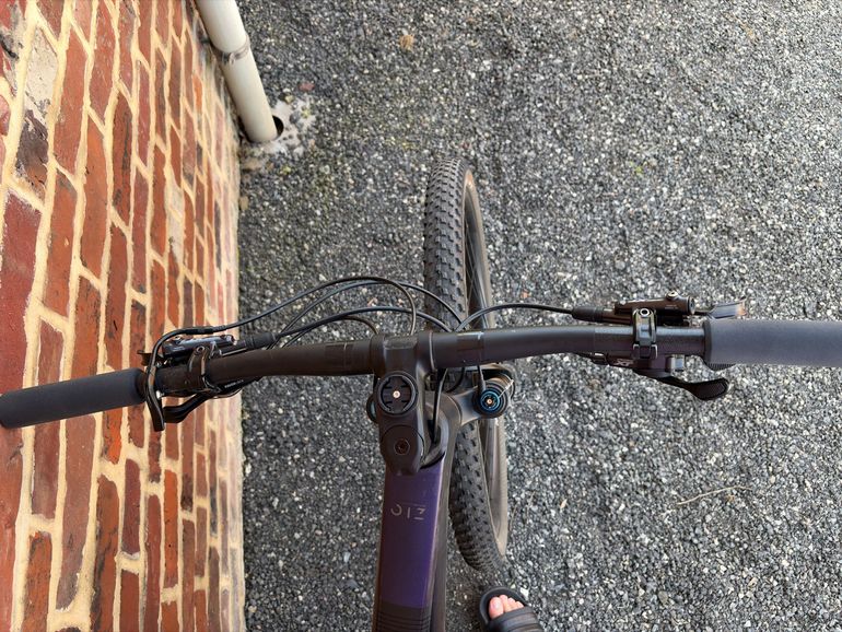Used Orbea OIZ M-PRO 2024 2024 Mountainbike, Viola — image 3 of 5