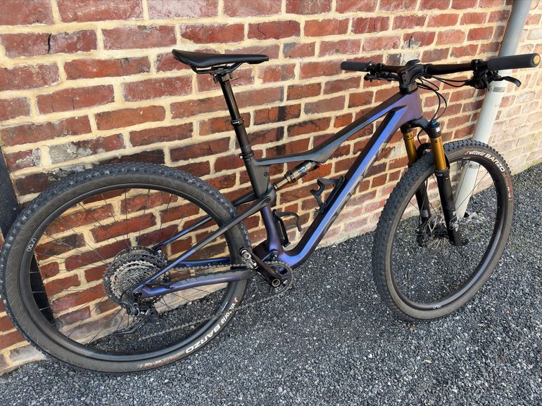 Used Orbea OIZ M-PRO 2024 2024 Mountainbike, Viola — image 2 of 5