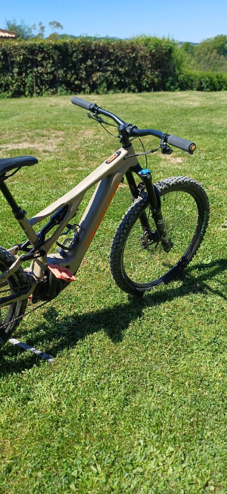 Used Specialized Turbo Levo Comp 2021 2021 Mountainbike, Orange, 29 — image 6 of 10