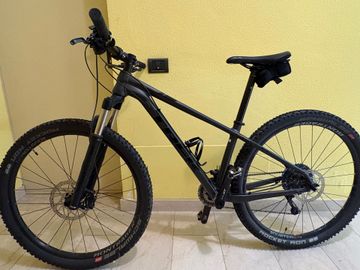 Used Trek X-Caliber 9 2018 2018 Mountainbike, Black, 27.5, 29 — image 1 of 3