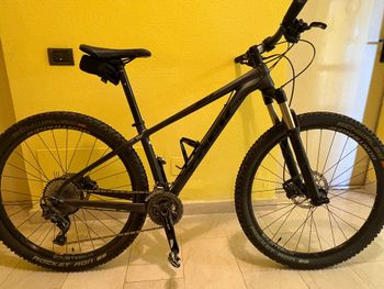 Used Trek X-Caliber 9 2018 2018 Mountainbike — image 2 of 3