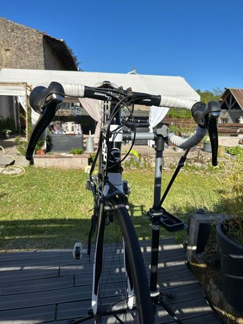 Used Cannondale Synapse Carbon 105 2018 2018 Road & Gravel — image 9 of 17