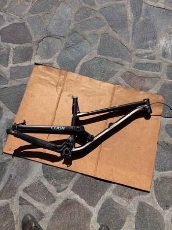Commencal, CLASH ESSENTIAL MOTO STYLE 2025 Frameset