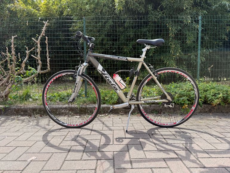 Used Atala Bici Trekking Atala Time Out 28” – 21 Velocità Shimano – Telaio Alluminio 2009 Urban, Light Gray — image 2 of 12