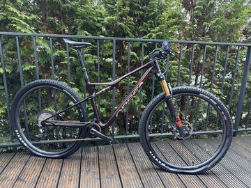 Gebrauchtes Orbea OIZ M10 2023 2023 Mountainbike, Rot, 29 — Bild 1 von 6